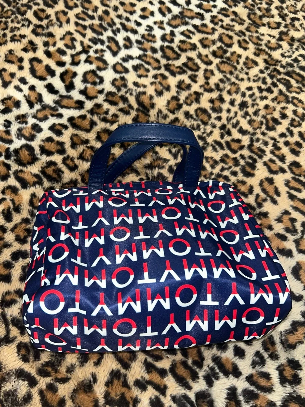 Tommy Hilfiger compact tommy